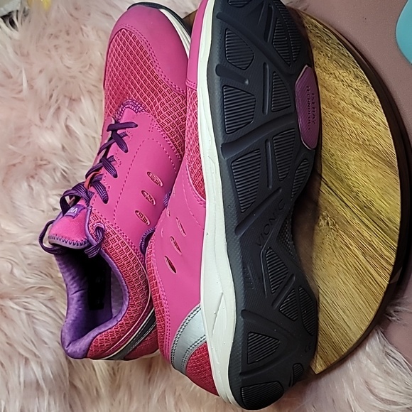 Vionic Venture Sneakers - Picture 4 of 5